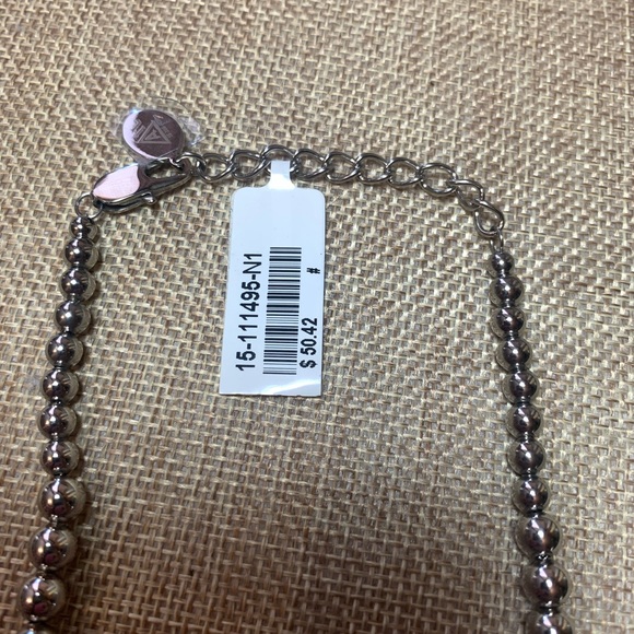 Graduated Ball Necklace - Picture 4 of 8